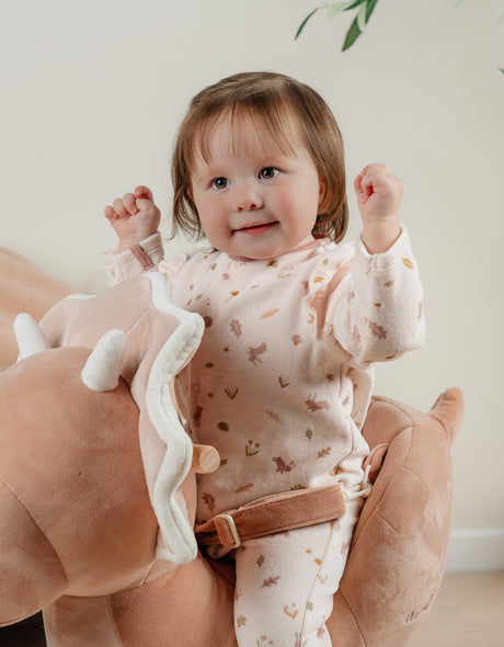 Pyjama bébé en velours rose pâle à volants