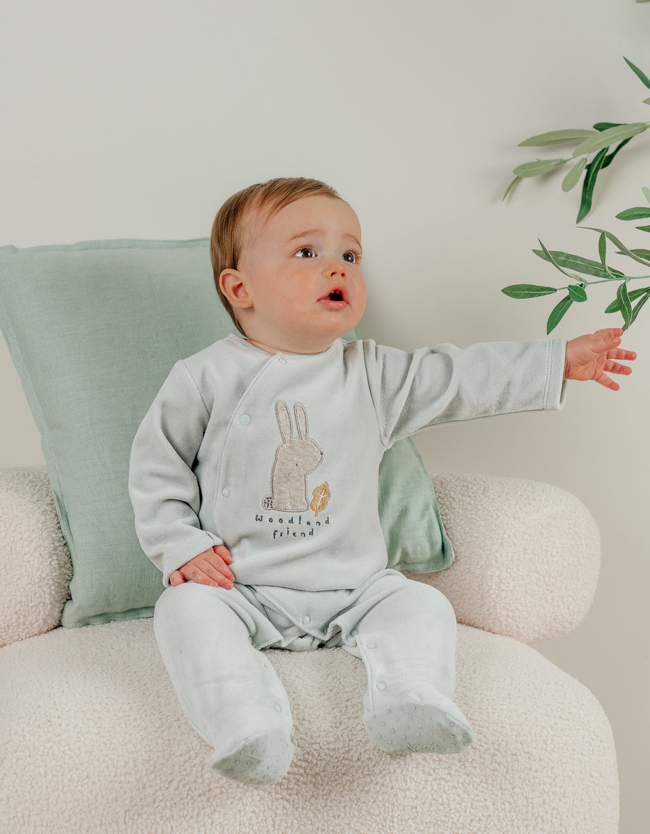 Pyjama bébé en velours aqua à broderie lapin