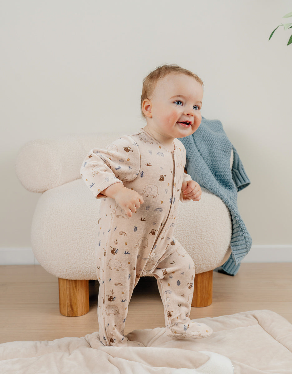 Pyjama bébé en velours à motif jungle